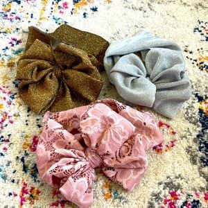 Oversized baby bows
